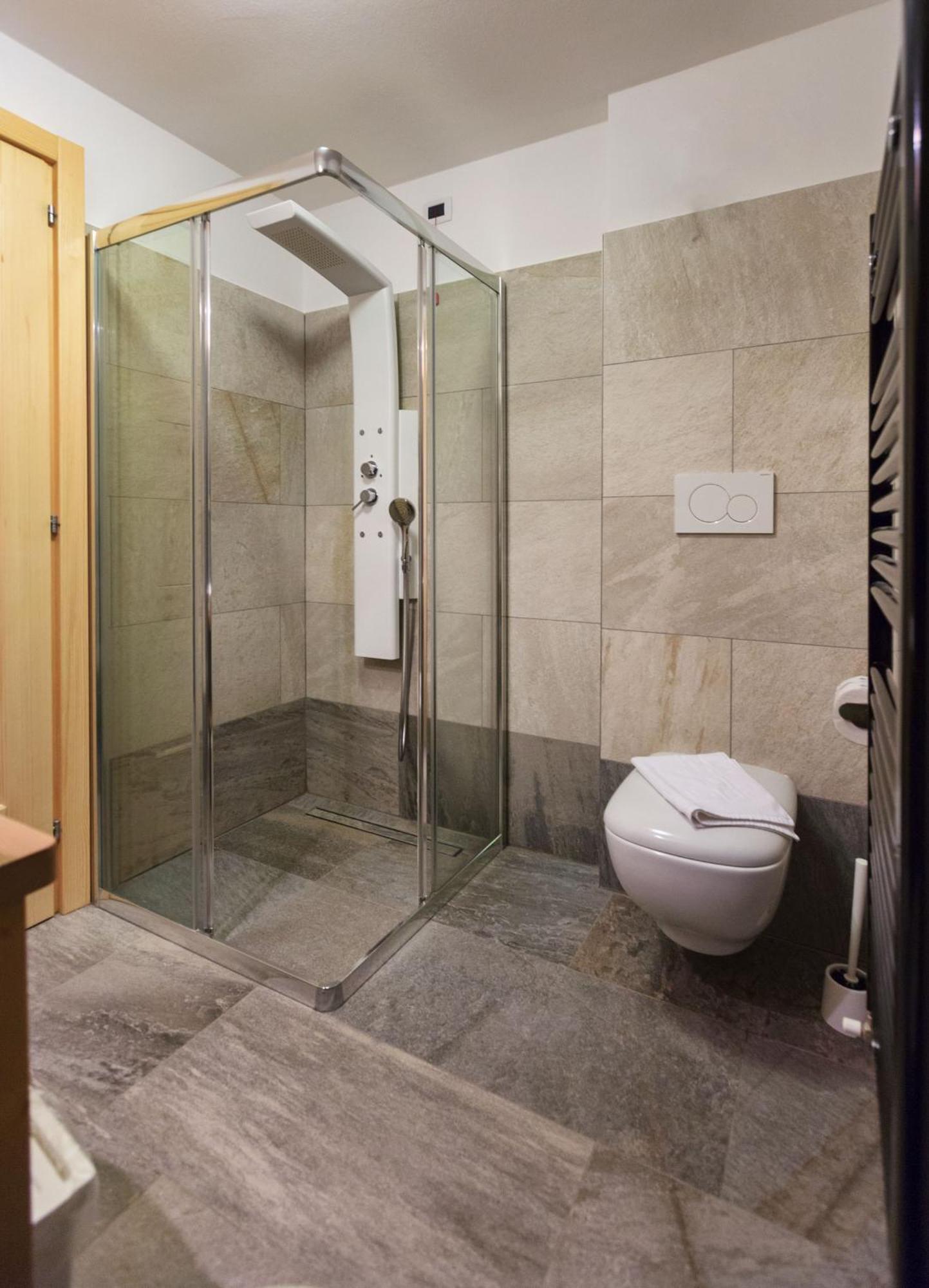 La Marmote Albergo Diffuso Di Paluzza Ronc 外观 照片